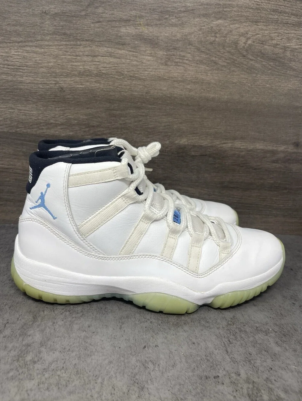 Air Jordan 11 Retro Legend Blue Size 8.5 Mens White Basketball 378037-117